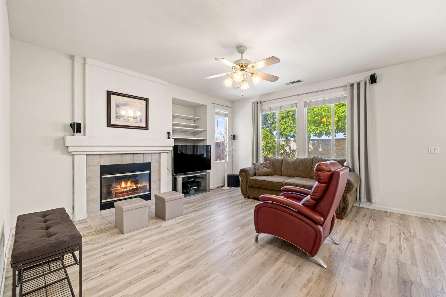 Detail Gallery Image 8 of 43 For 1644 Gloria Cir, Tracy,  CA 95377 - 5 Beds | 3 Baths