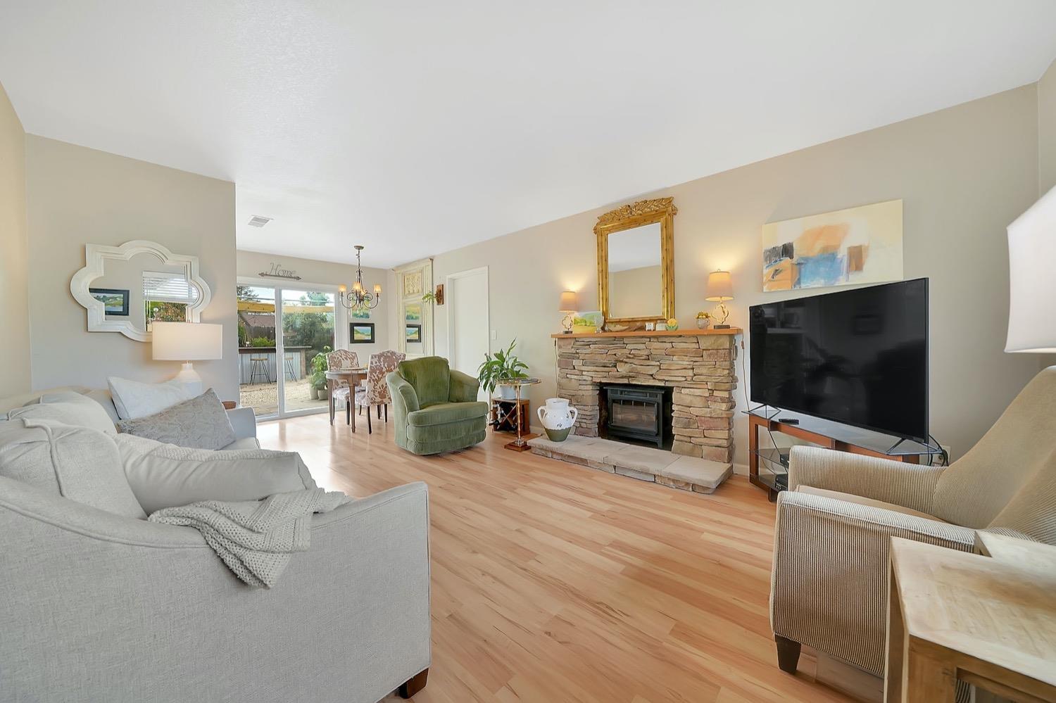 Detail Gallery Image 4 of 63 For 8912 Ramstad Ave, Fair Oaks,  CA 95628 - 3 Beds | 1 Baths