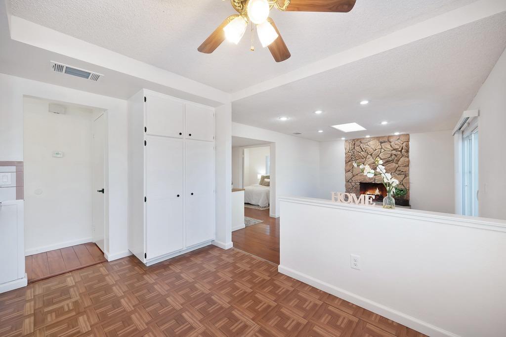 Detail Gallery Image 24 of 59 For 7415 Patero Cir, Sacramento,  CA 95823 - 5 Beds | 3 Baths