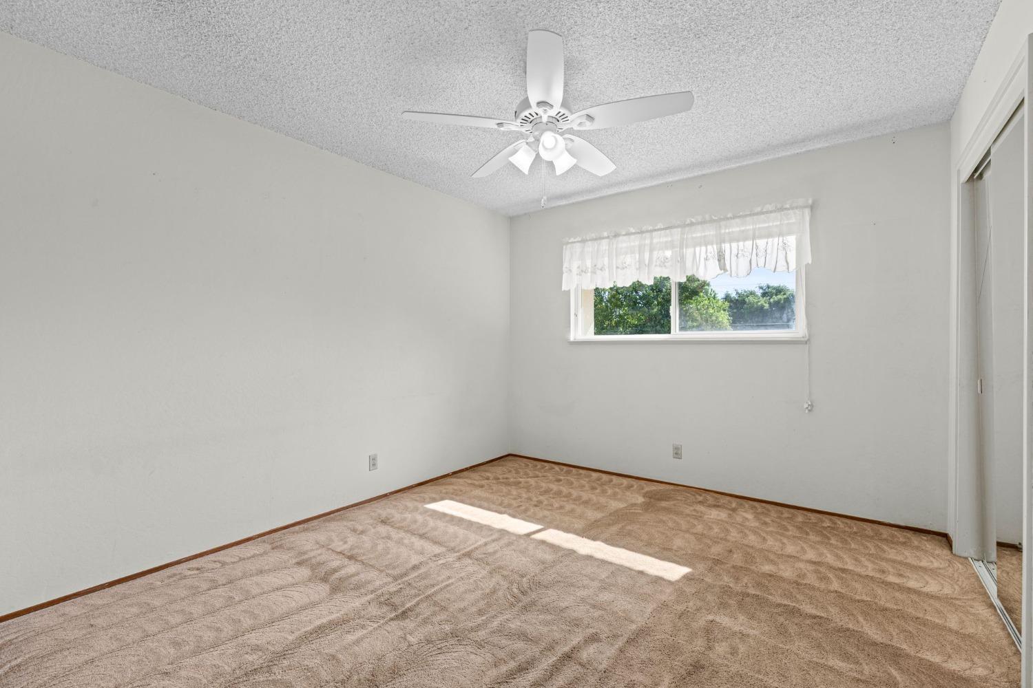 Detail Gallery Image 21 of 46 For 5038 Illinois Ave, Fair Oaks,  CA 95628 - 4 Beds | 2 Baths