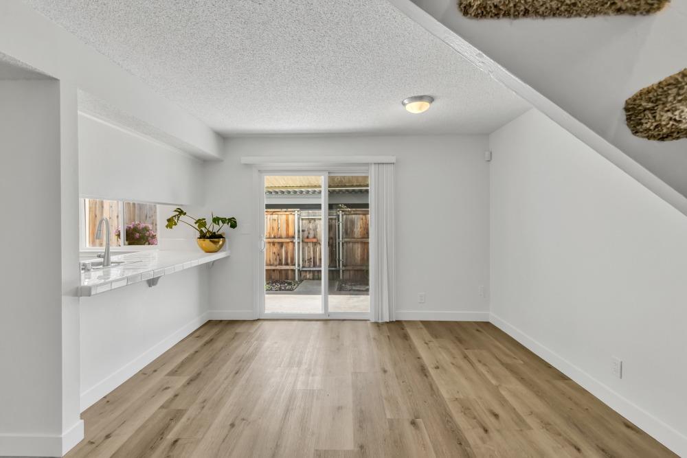 Detail Gallery Image 12 of 57 For 4020 Knoll Top Ct, Carmichael,  CA 95608 - 3 Beds | 1/1 Baths