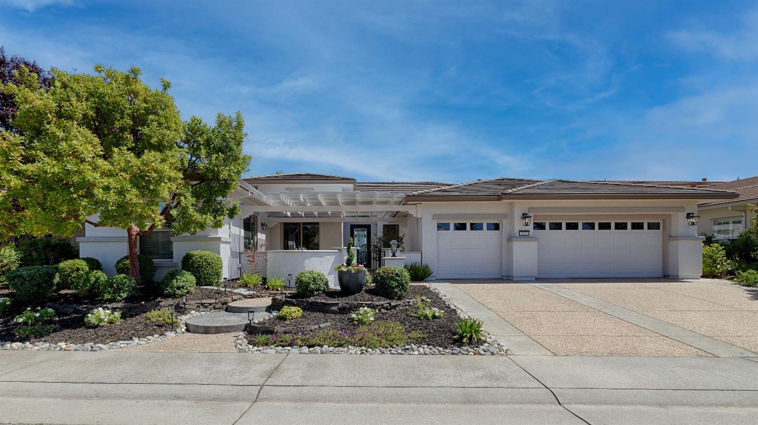 Detail Gallery Image 2 of 61 For 839 Wagon Wheel Ln, Lincoln,  CA 95648 - 2 Beds | 2/1 Baths