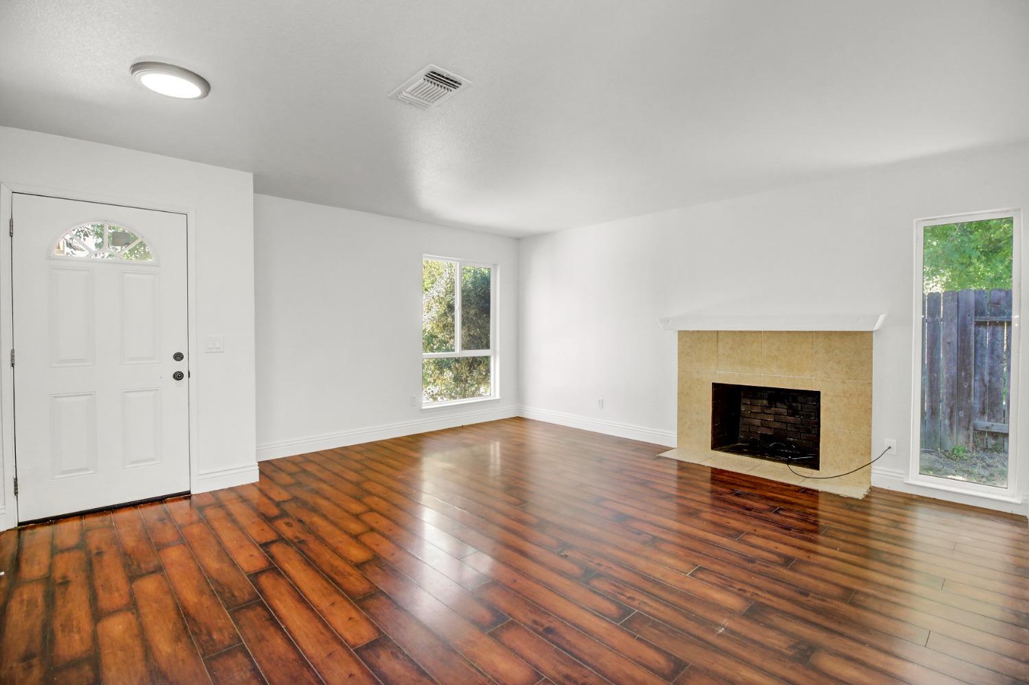 Detail Gallery Image 4 of 39 For 5756 Himalaya Way, Citrus Heights,  CA 95621 - 4 Beds | 3/1 Baths