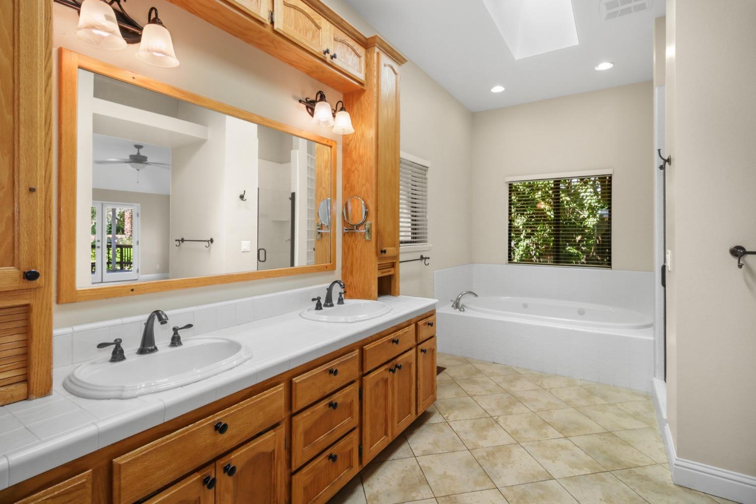 Detail Gallery Image 27 of 78 For 8401 Kroeger Ct, Fair Oaks,  CA 95628 - 4 Beds | 3 Baths