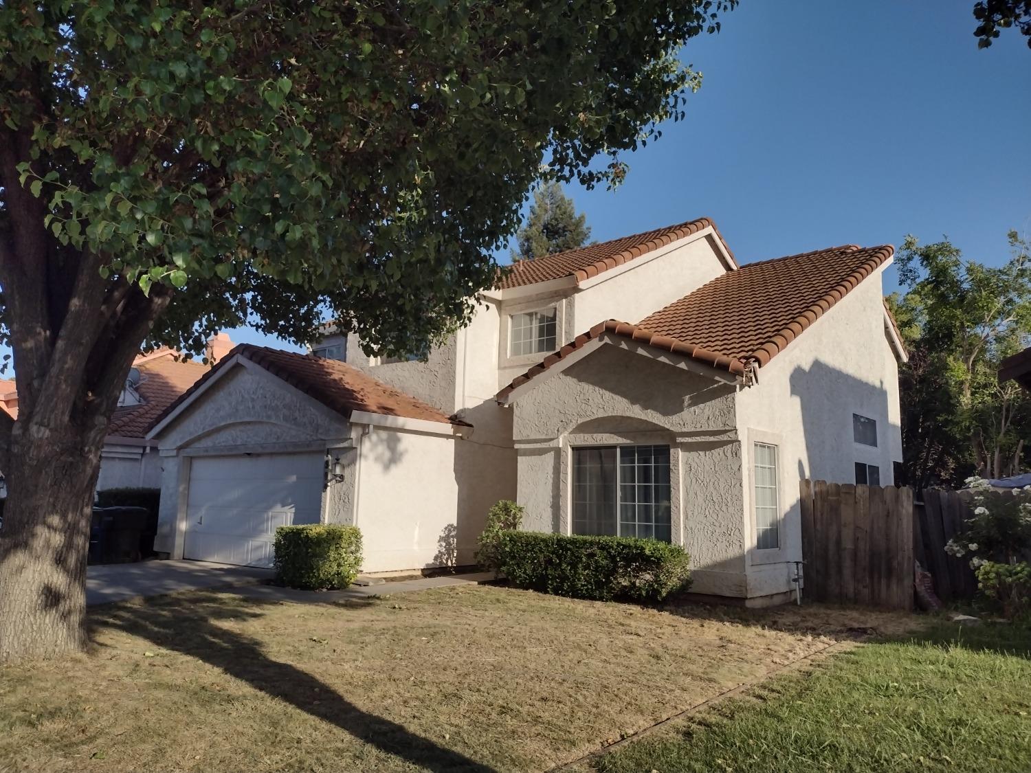 Detail Gallery Image 2 of 56 For 1900 Berryessa Dr, Modesto,  CA 95358 - 3 Beds | 2/1 Baths
