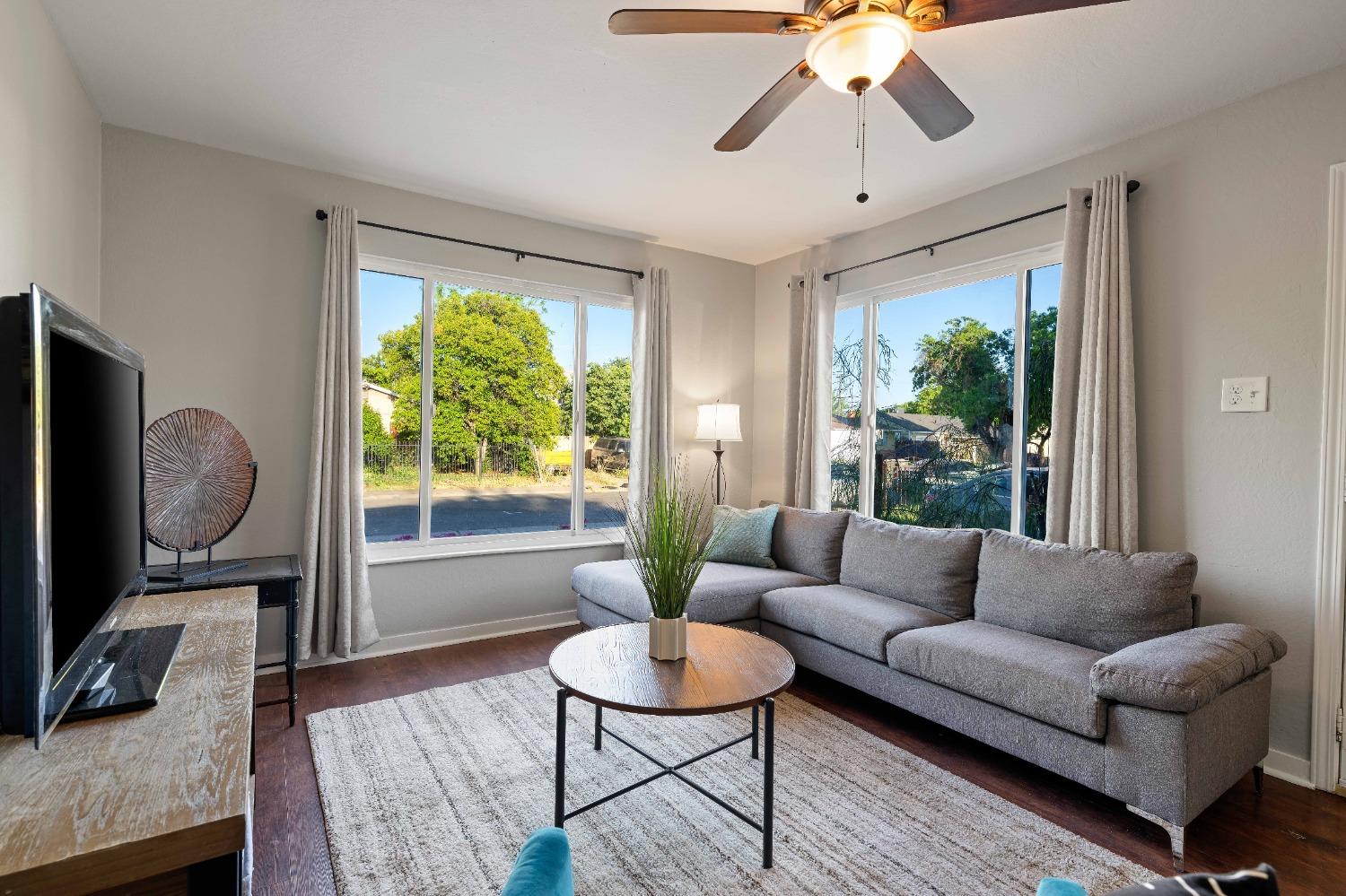 Detail Gallery Image 12 of 51 For 5904 40th St, Sacramento,  CA 95824 - – Beds | – Baths