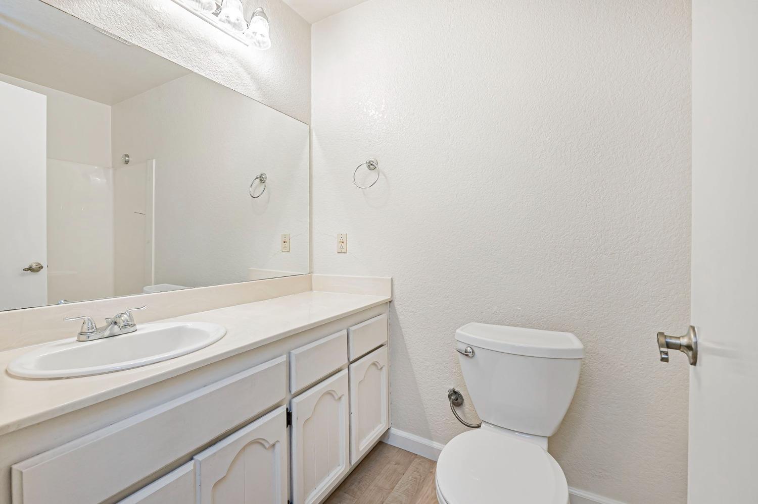 Photo #16: 225059717 Listing: Photo #16