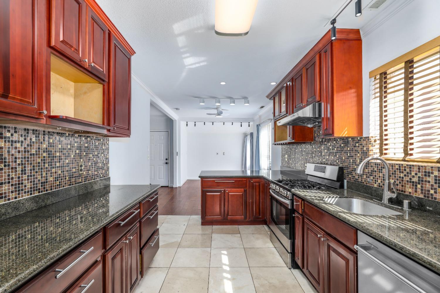 Detail Gallery Image 25 of 48 For 1305 144th Ave, San Leandro,  CA 94578 - 2 Beds | 2/1 Baths