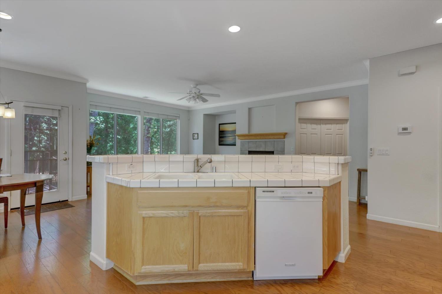 Detail Gallery Image 11 of 66 For 142 Sparrow Cir, Grass Valley,  CA 95945 - 2 Beds | 2 Baths