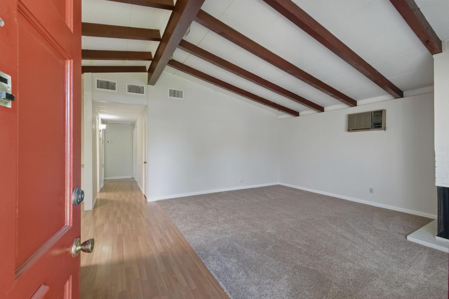 Detail Gallery Image 6 of 41 For 5925 Garibaldi St, Sacramento,  CA 95824 - 3 Beds | 1 Baths