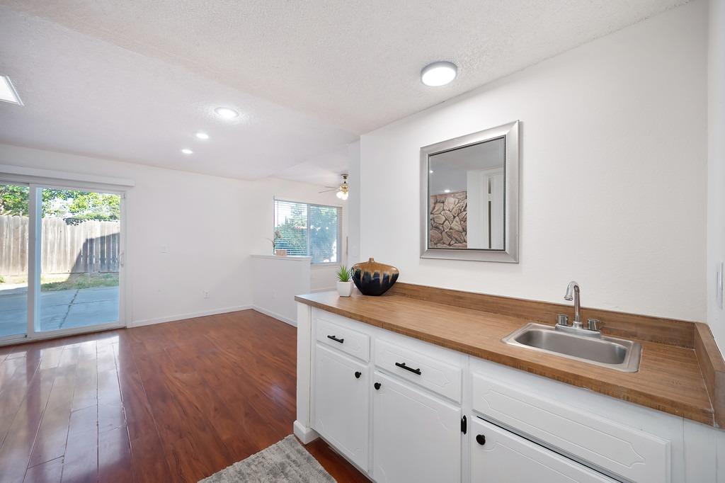 Detail Gallery Image 33 of 59 For 7415 Patero Cir, Sacramento,  CA 95823 - 5 Beds | 3 Baths