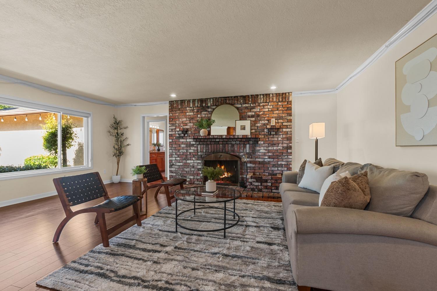 Detail Gallery Image 3 of 59 For 3800 Winona Way, North Highlands,  CA 95660 - 5 Beds | 3 Baths