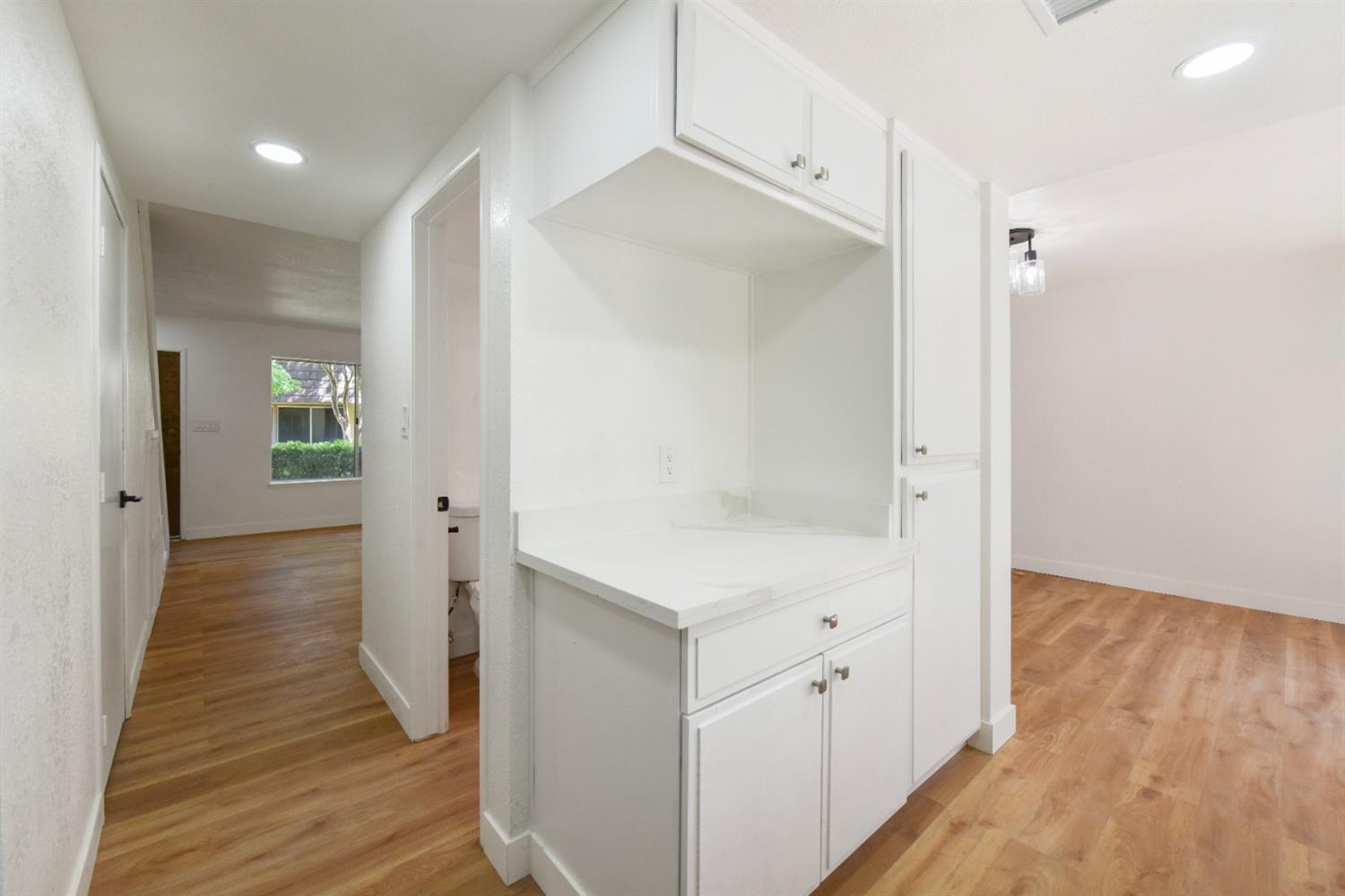 Photo #4: 225058863 Listing: Photo #4