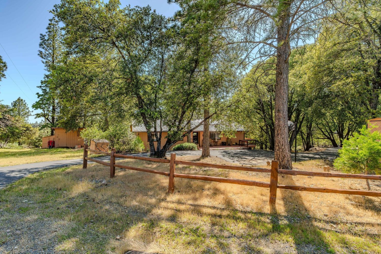 Detail Gallery Image 3 of 73 For 13771 West Ct, Pine Grove,  CA 95665 - 3 Beds | 2 Baths