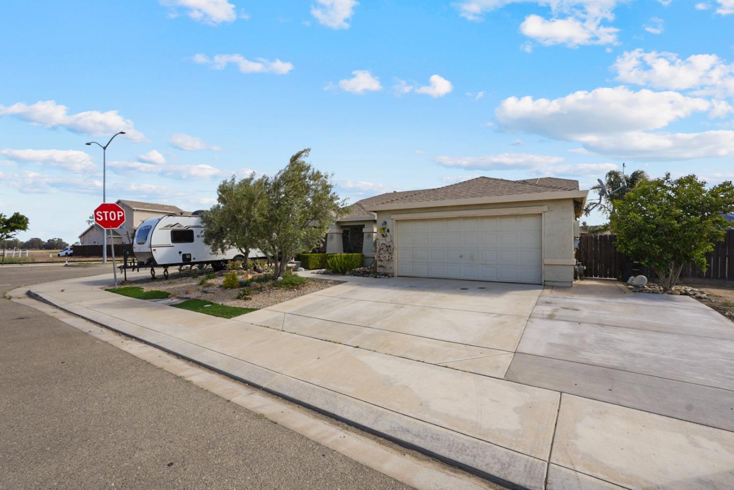 Detail Gallery Image 3 of 43 For 13706 Yerba Buena Ave, Gustine,  CA 95322 - 4 Beds | 2 Baths
