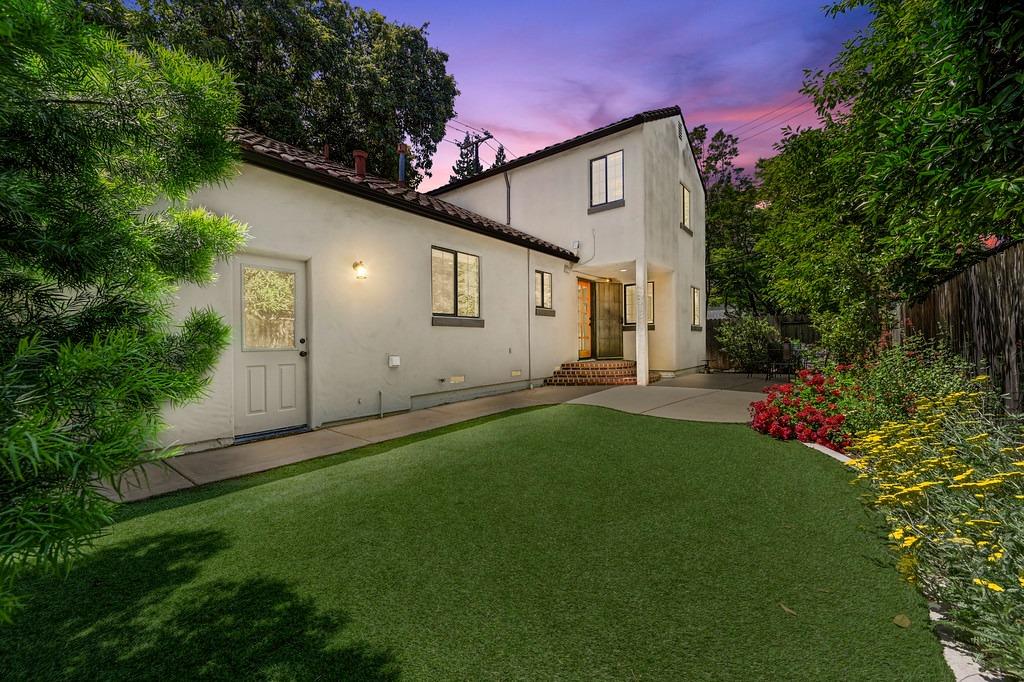 Detail Gallery Image 36 of 46 For 849 10th Ave, Sacramento,  CA 95818 - 3 Beds | 2 Baths