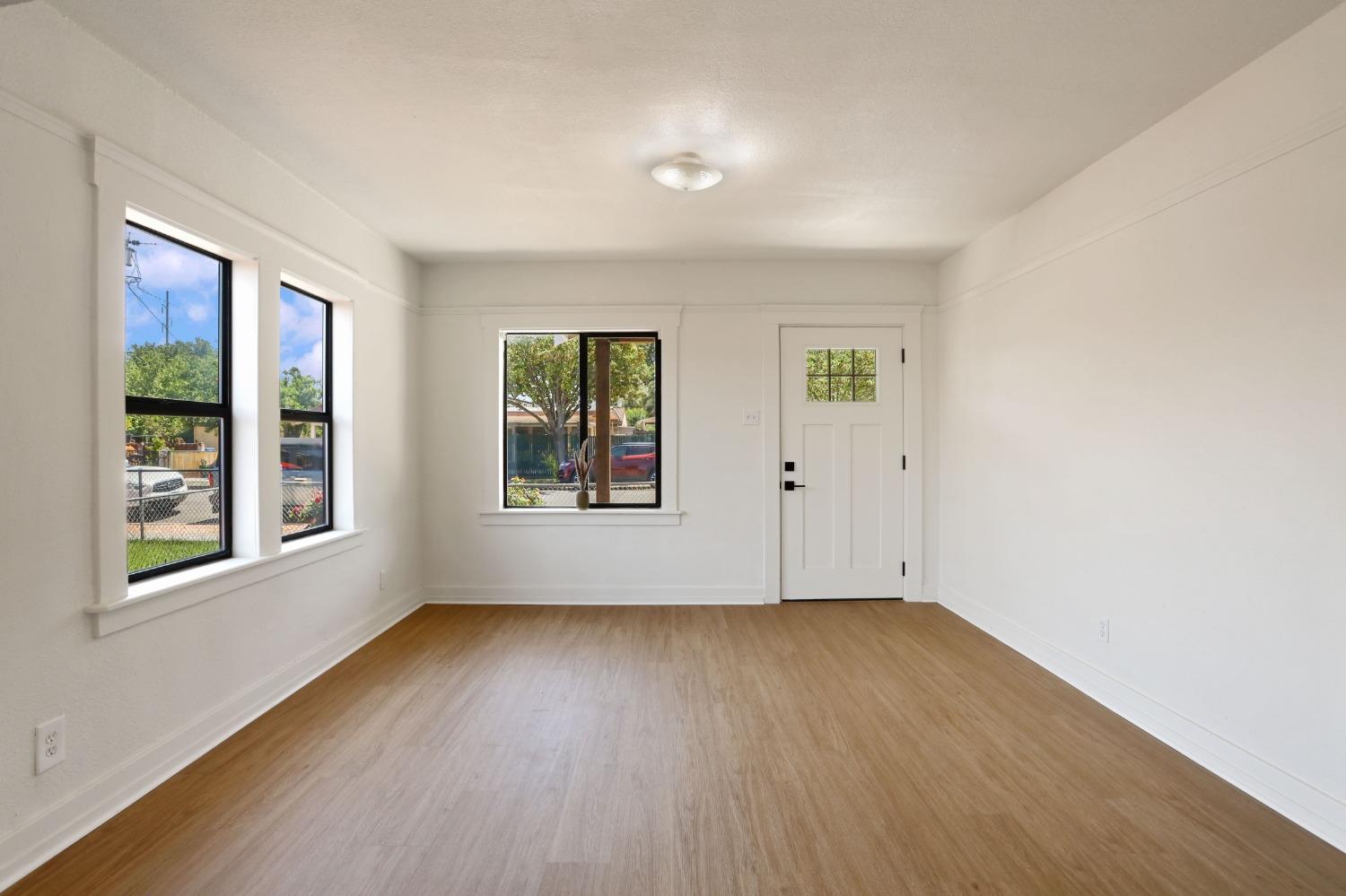 Detail Gallery Image 7 of 25 For 11 E 1st St, Tracy,  CA 95376 - 2 Beds | 1 Baths