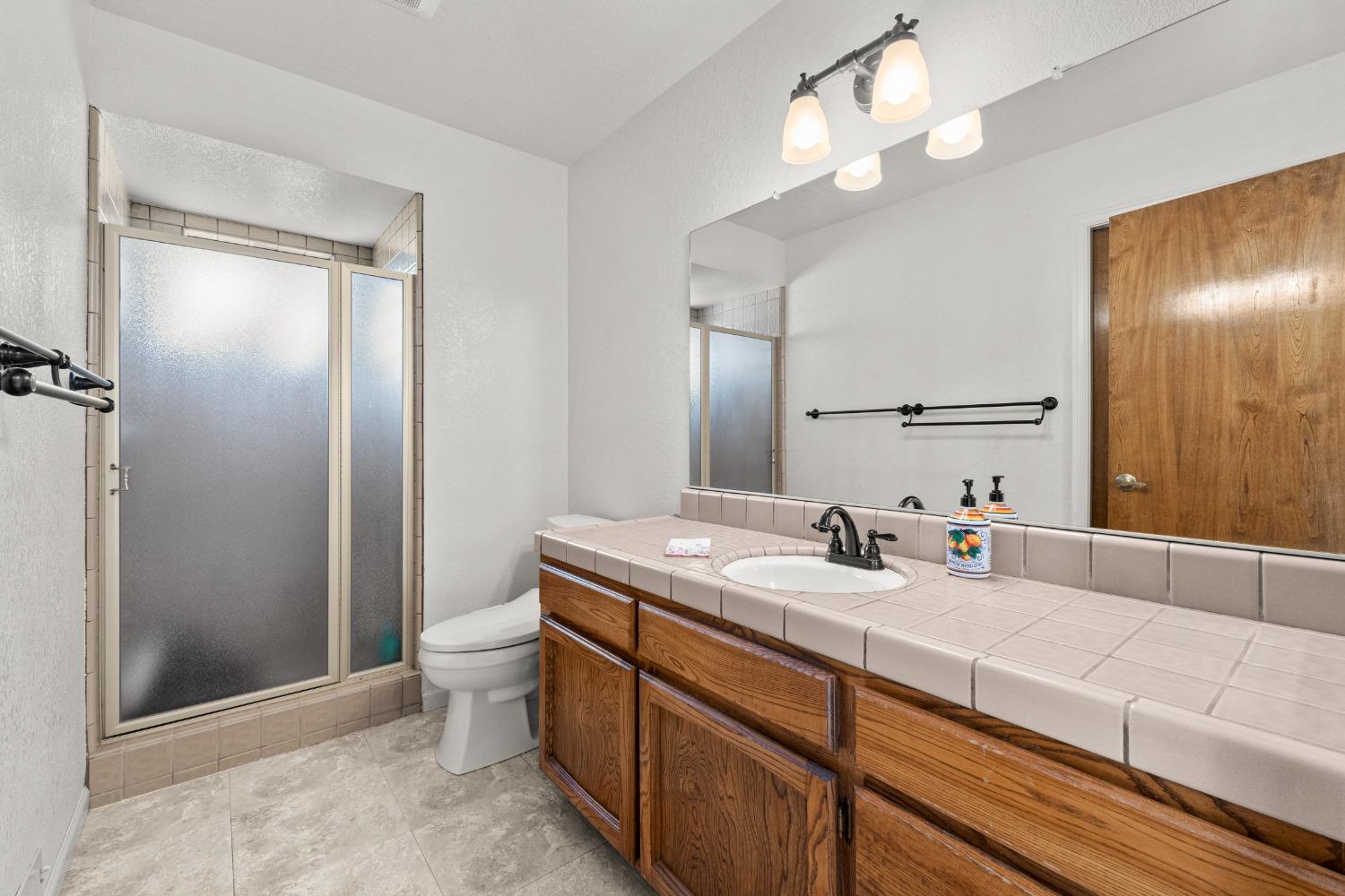 Detail Gallery Image 27 of 47 For 24 Sage River Cir, Sacramento,  CA 95831 - 3 Beds | 3 Baths