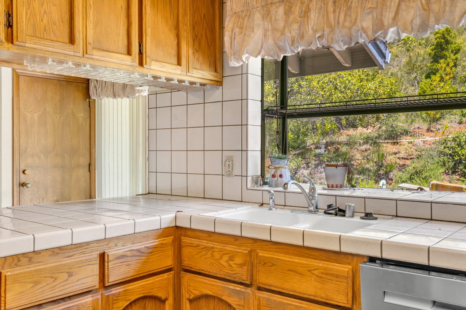 Detail Gallery Image 26 of 60 For 3375 Sudbury Rd, Cameron Park,  CA 95682 - 3 Beds | 3 Baths