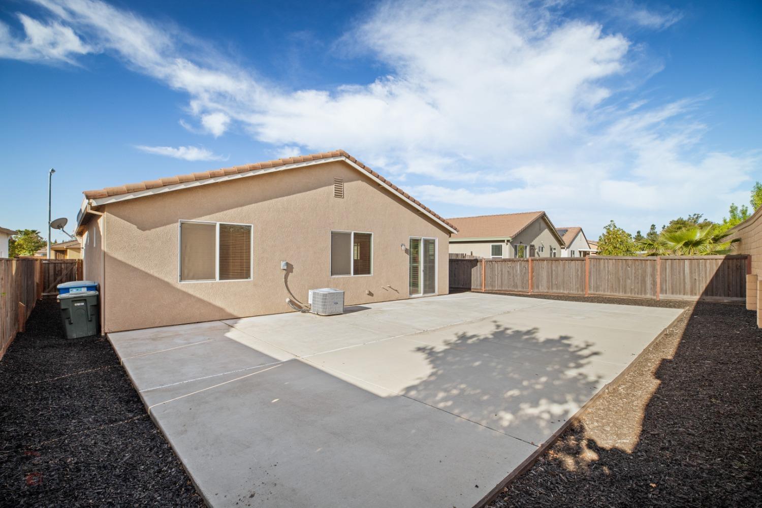 Detail Gallery Image 36 of 45 For 1355 Santona St, Manteca,  CA 95337 - 3 Beds | 2 Baths