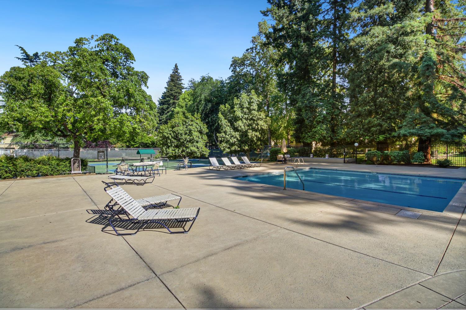 Detail Gallery Image 45 of 48 For 26 Adelphi Ct, Sacramento,  CA 95825 - 3 Beds | 2/1 Baths
