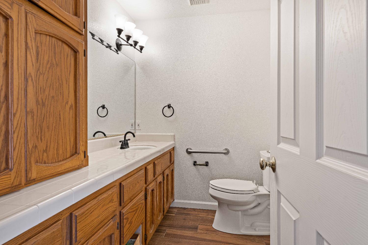 Detail Gallery Image 27 of 68 For 21299 E Highway 4, Stockton,  CA 95215 - 5 Beds | 4/1 Baths