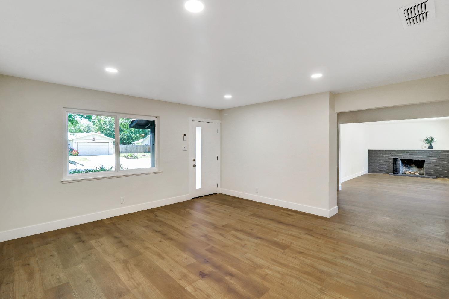 Detail Gallery Image 8 of 37 For 6004 Westbrook Dr, Citrus Heights,  CA 95621 - 3 Beds | 2 Baths