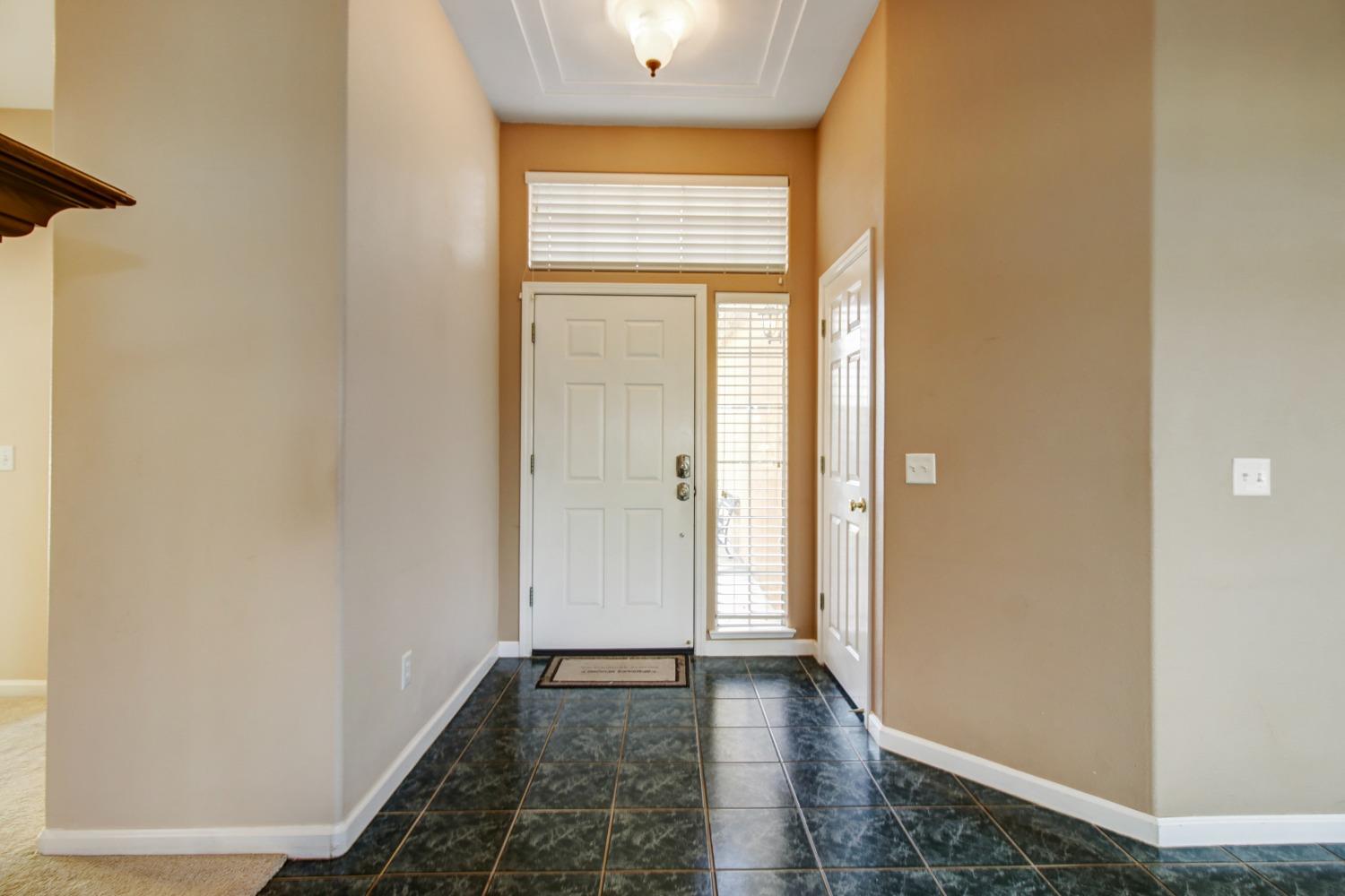 Detail Gallery Image 5 of 37 For 614 Fairway Dr, Ione,  CA 95640 - 2 Beds | 2 Baths