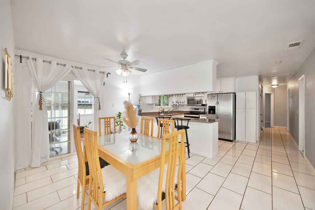 Detail Gallery Image 12 of 33 For 7735 Antelope Rd, Citrus Heights,  CA 95610 - 4 Beds | 2 Baths