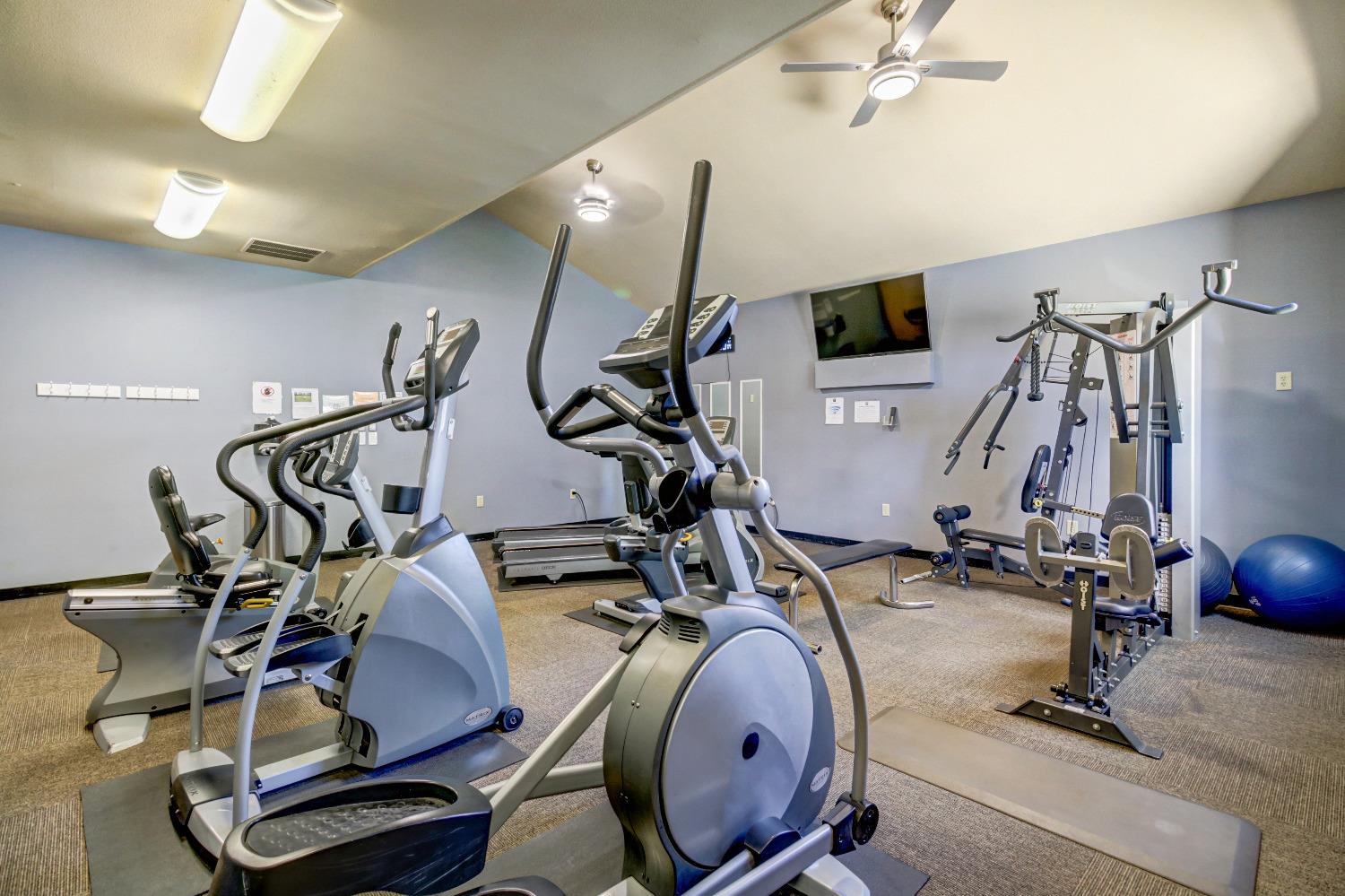 Detail Gallery Image 43 of 48 For 26 Adelphi Ct, Sacramento,  CA 95825 - 3 Beds | 2/1 Baths