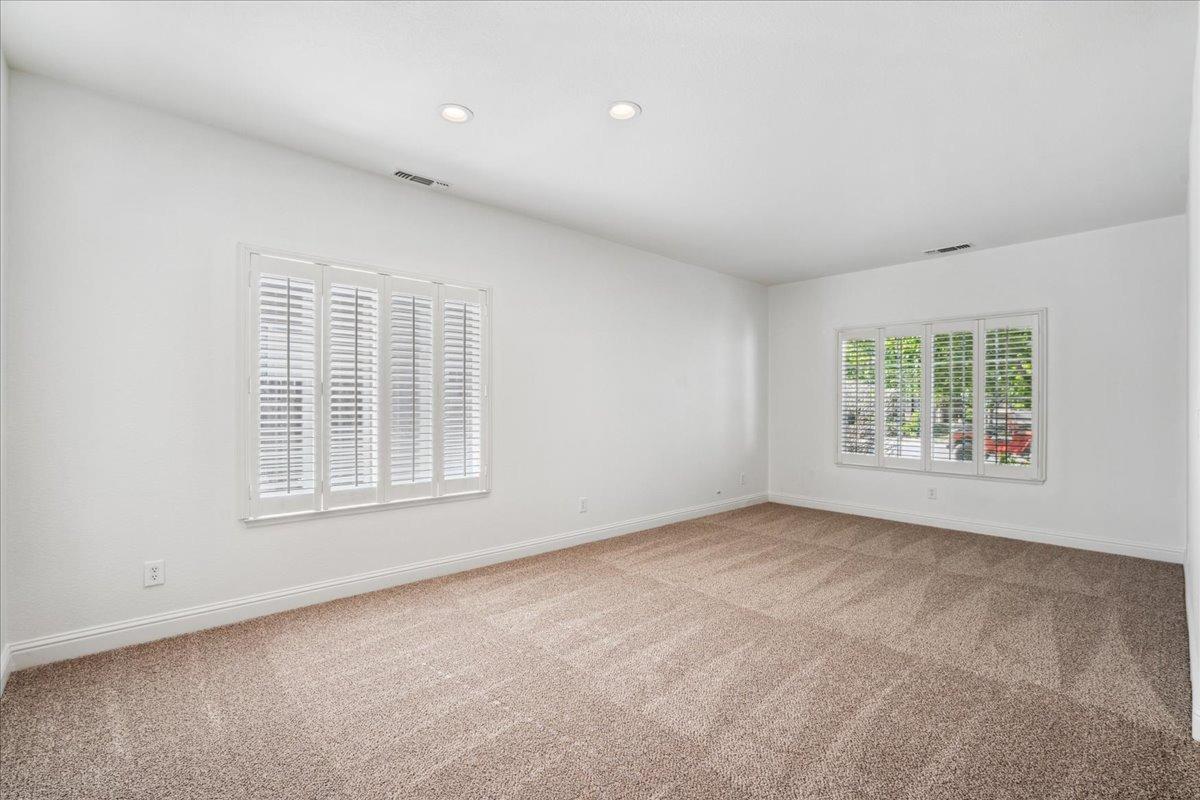 Detail Gallery Image 5 of 45 For 1128 Skyline Dr, Yuba City,  CA 95991 - 4 Beds | 2 Baths