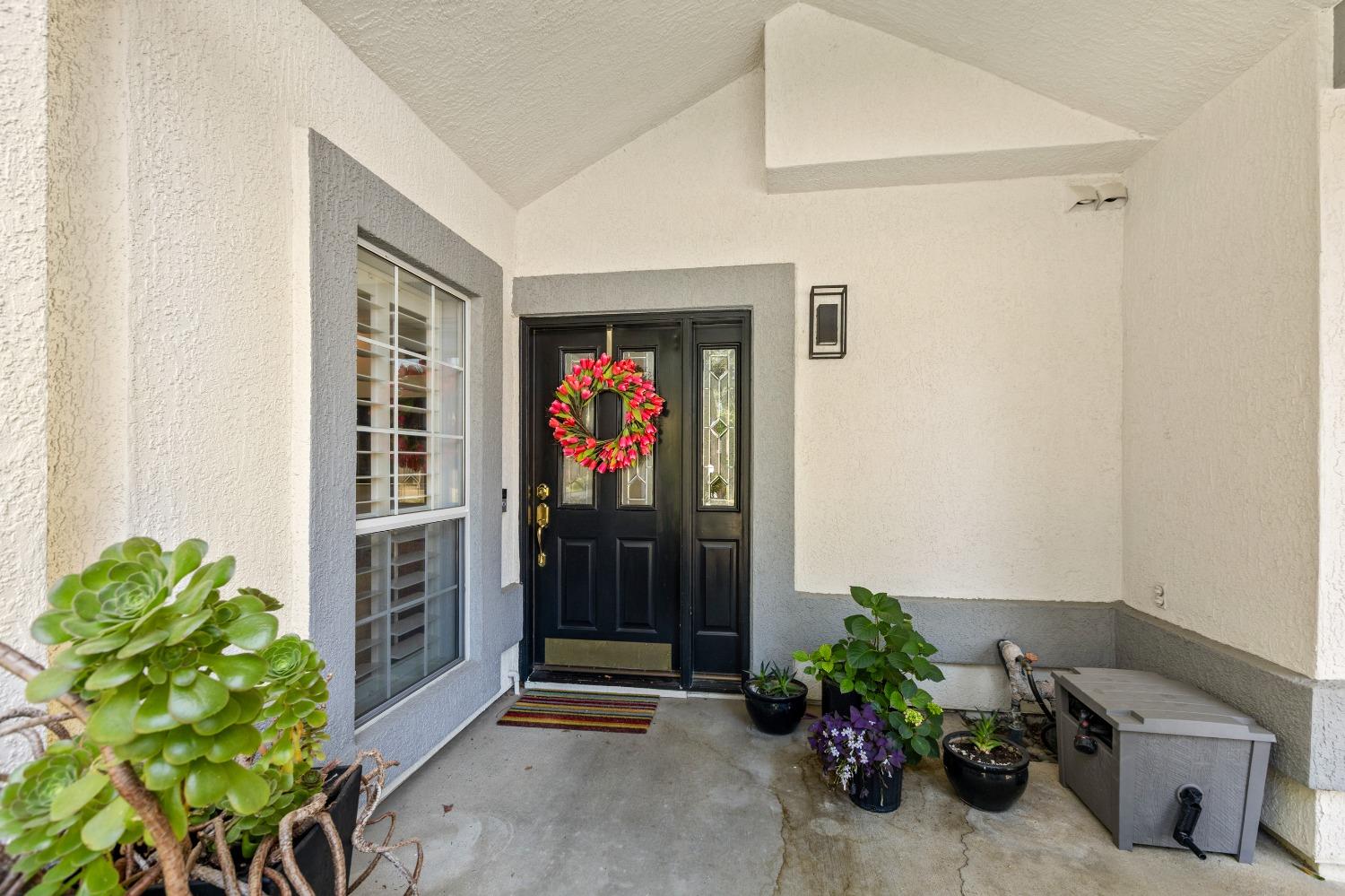 Detail Gallery Image 4 of 56 For 7805 River Village Dr, Sacramento,  CA 95831 - 3 Beds | 2/1 Baths