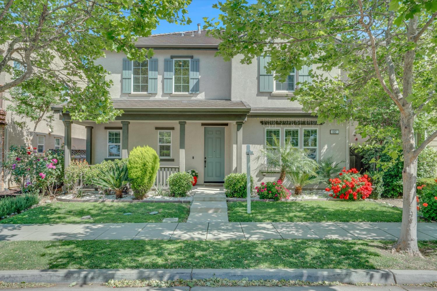 Detail Gallery Image 1 of 42 For 692 N Montebello St, Mountain House,  CA 95391 - 5 Beds | 4 Baths