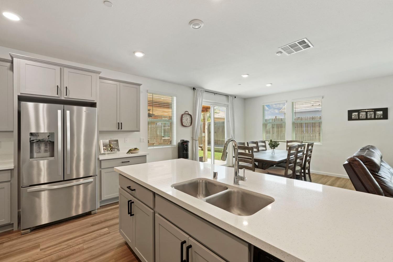 Detail Gallery Image 5 of 53 For 718 Lippi St, Galt,  CA 95632 - 3 Beds | 2 Baths