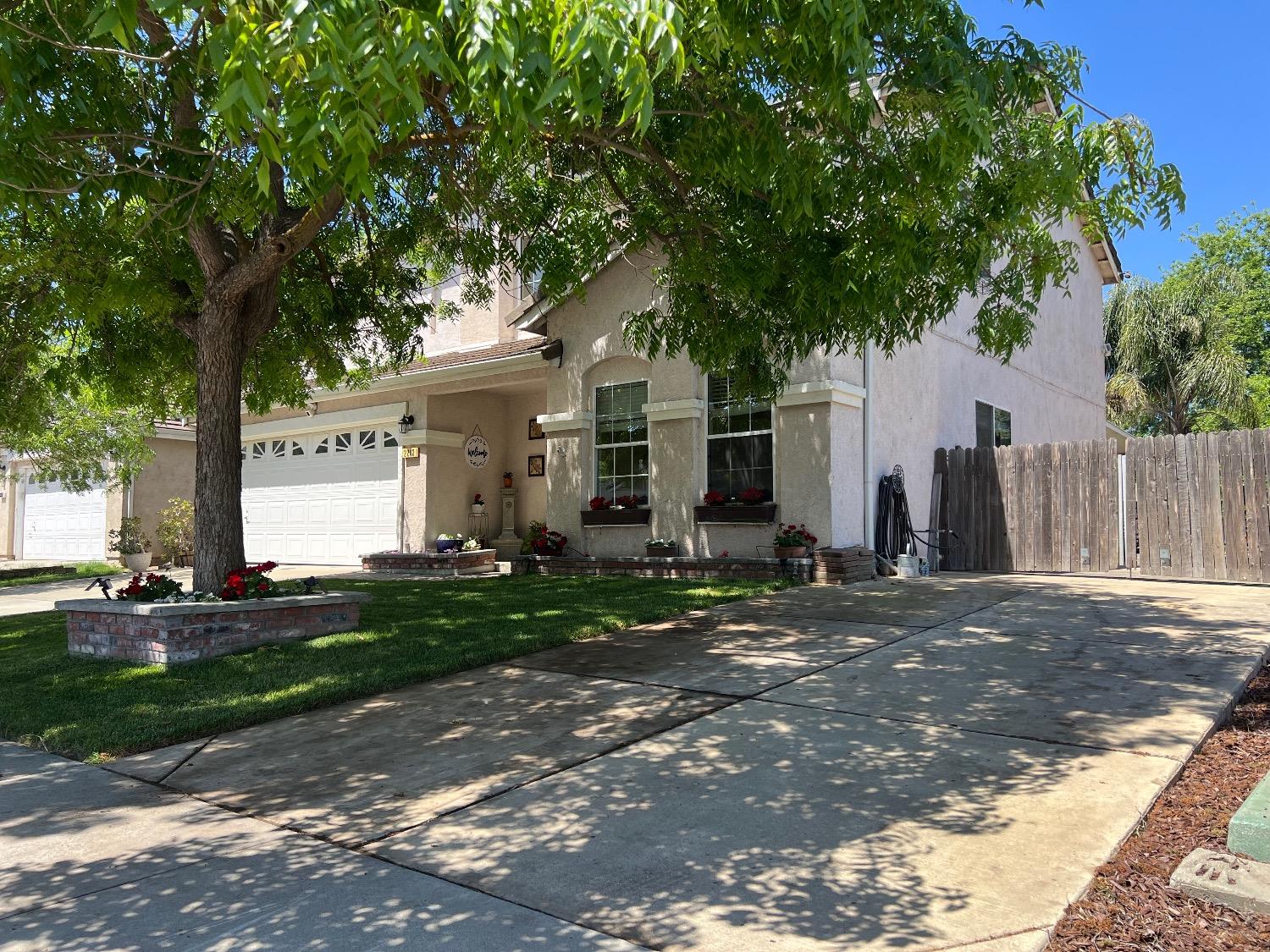 Stern Place, Stockton, California image 2