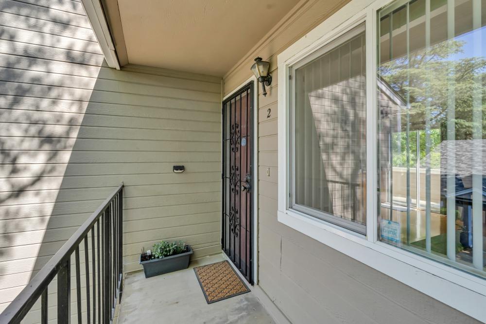 Photo #2: 225059817 Listing 