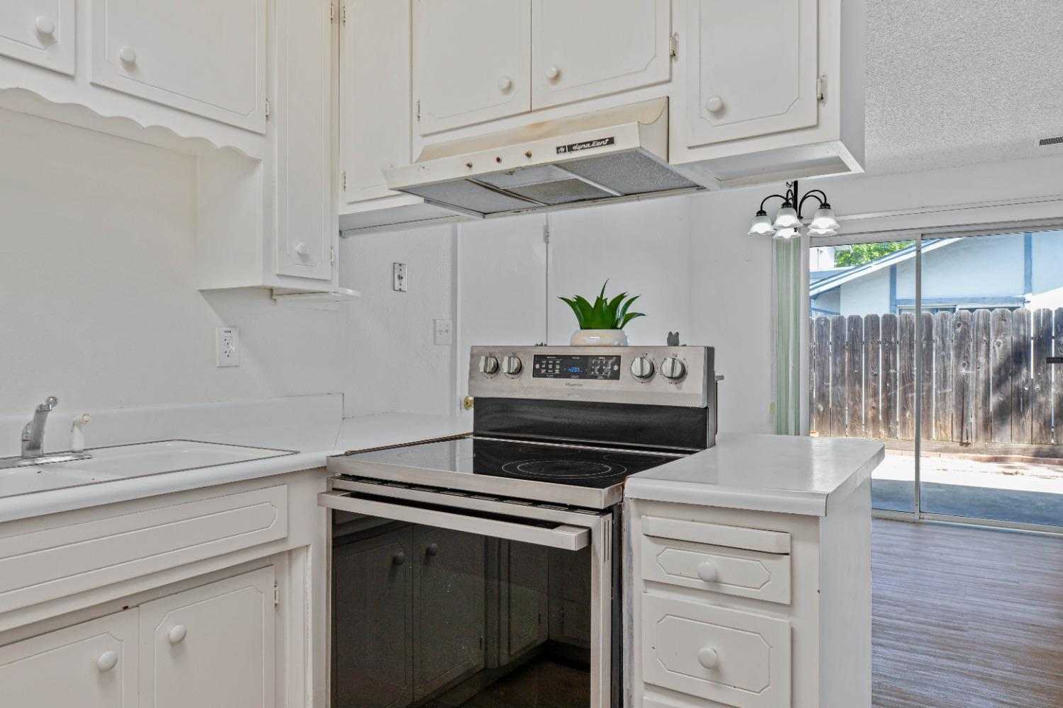 Detail Gallery Image 12 of 33 For 2630 Parkway, Ceres,  CA 95307 - 3 Beds | 2 Baths