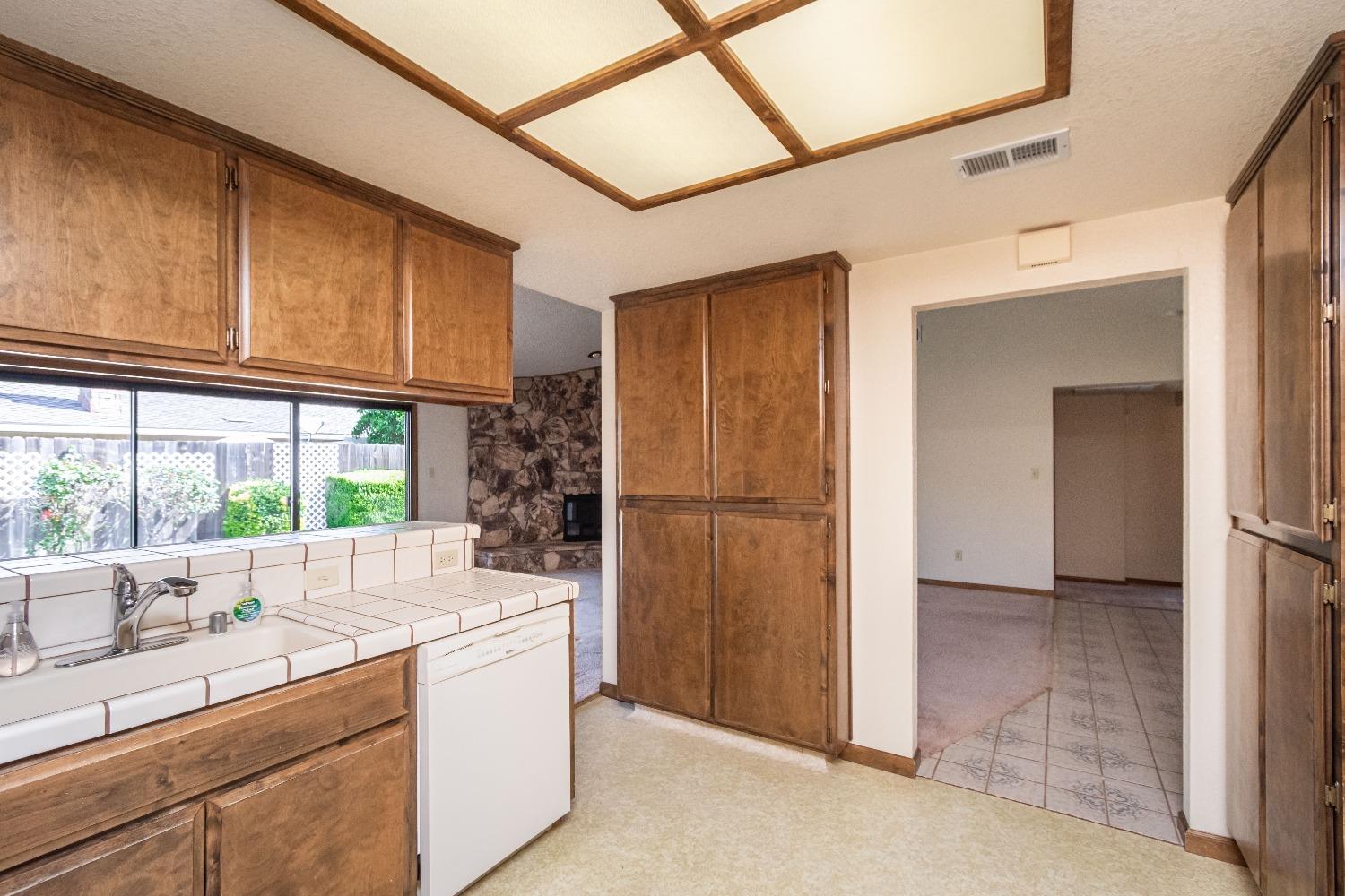 Detail Gallery Image 23 of 31 For 1207 Cedar Tree Way, Sacramento,  CA 95831 - 2 Beds | 2 Baths