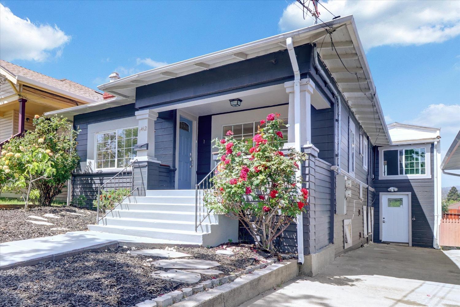Detail Gallery Image 2 of 38 For 1412 E 32 St, Oakland,  CA 94602 - 3 Beds | 2 Baths