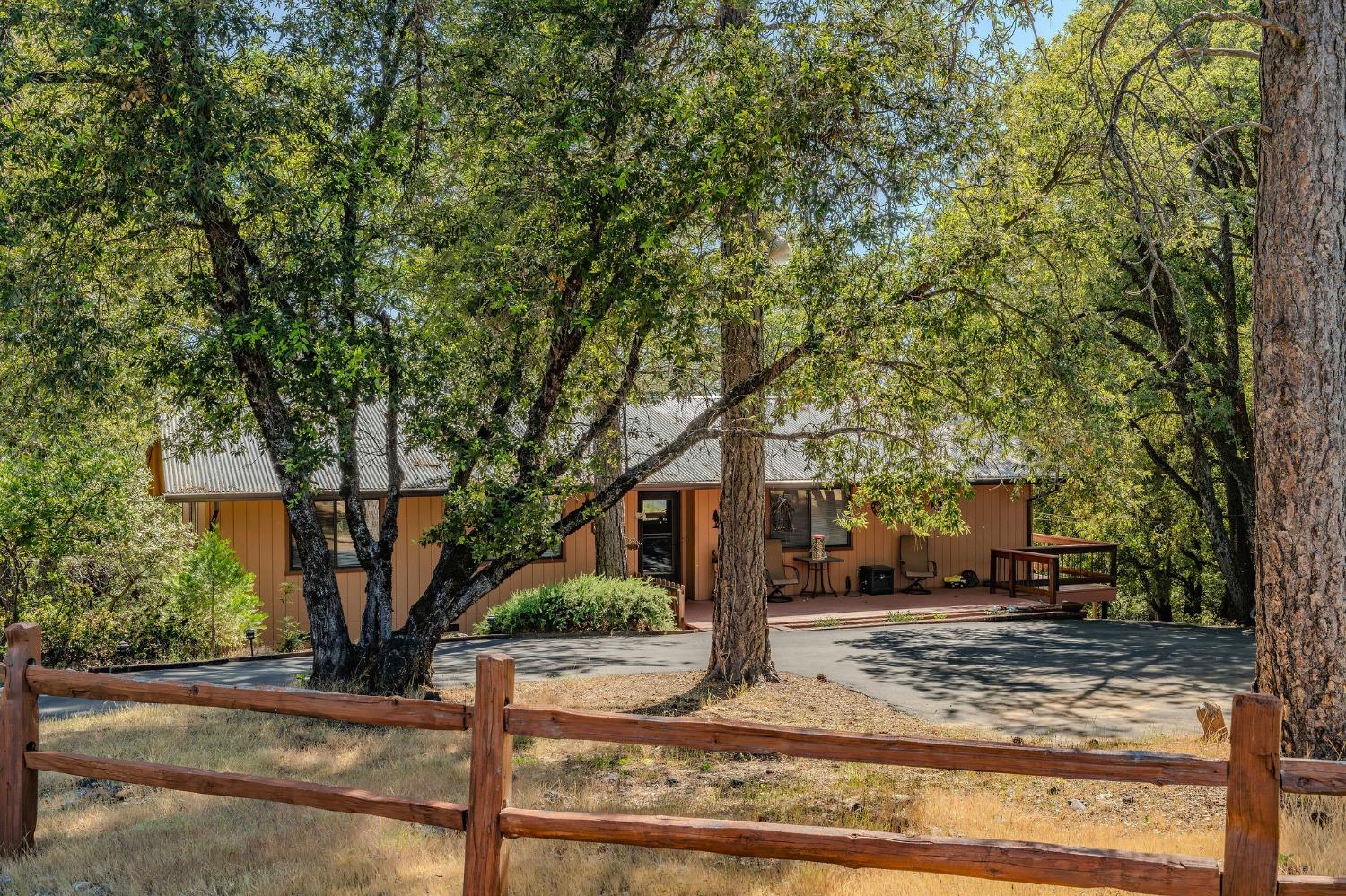 Detail Gallery Image 4 of 73 For 13771 West Ct, Pine Grove,  CA 95665 - 3 Beds | 2 Baths