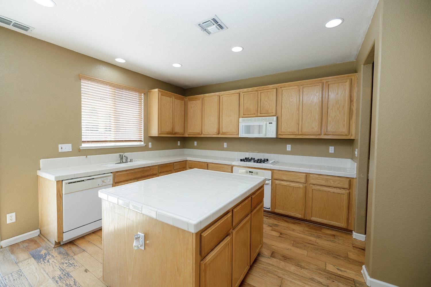 Detail Gallery Image 22 of 61 For 2920 Medinah Way, Modesto,  CA 95355 - 4 Beds | 3 Baths