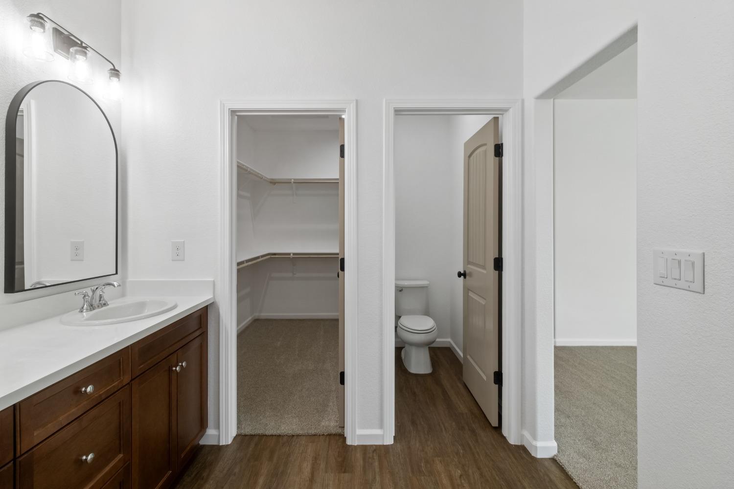 Detail Gallery Image 4 of 23 For 405 Denise Dr, Merced,  CA 95341 - 4 Beds | 2 Baths