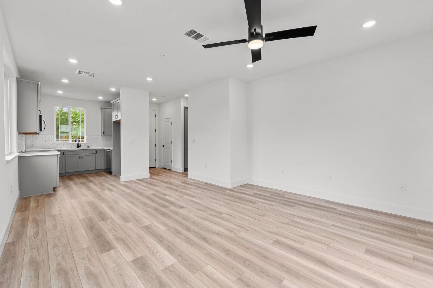 Detail Gallery Image 6 of 18 For 441 Caravaggio (Lot 4) Cir, Sacramento,  CA 95835 - 3 Beds | 2/1 Baths