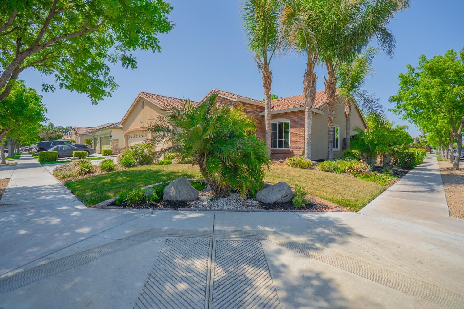 Detail Gallery Image 5 of 67 For 2196 Naples Ct, Los Banos,  CA 93635 - 3 Beds | 2 Baths