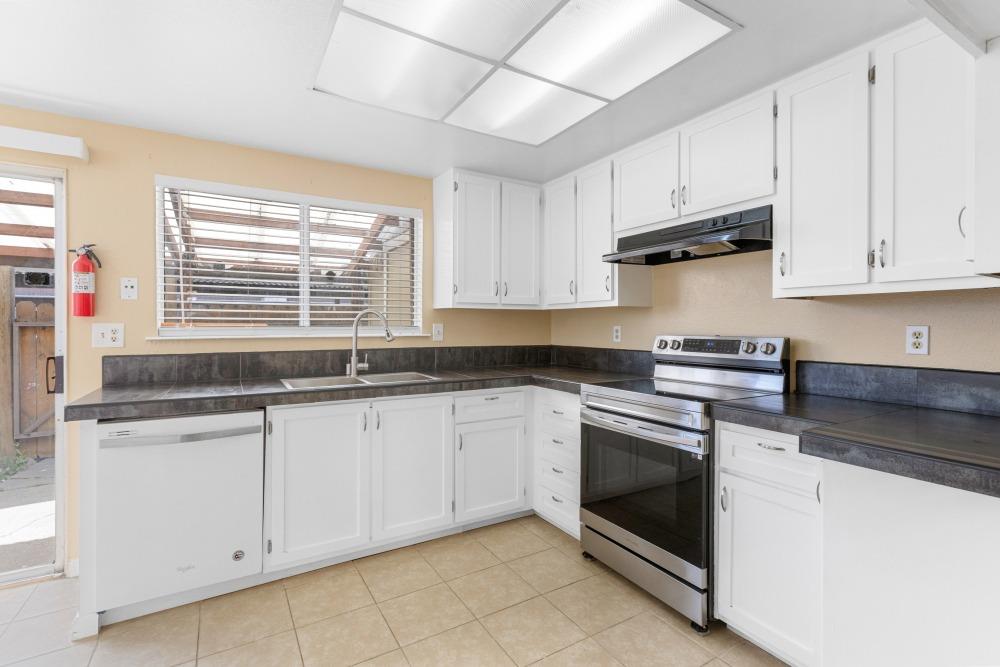 Photo #8: 225058361 Listing: Photo #8