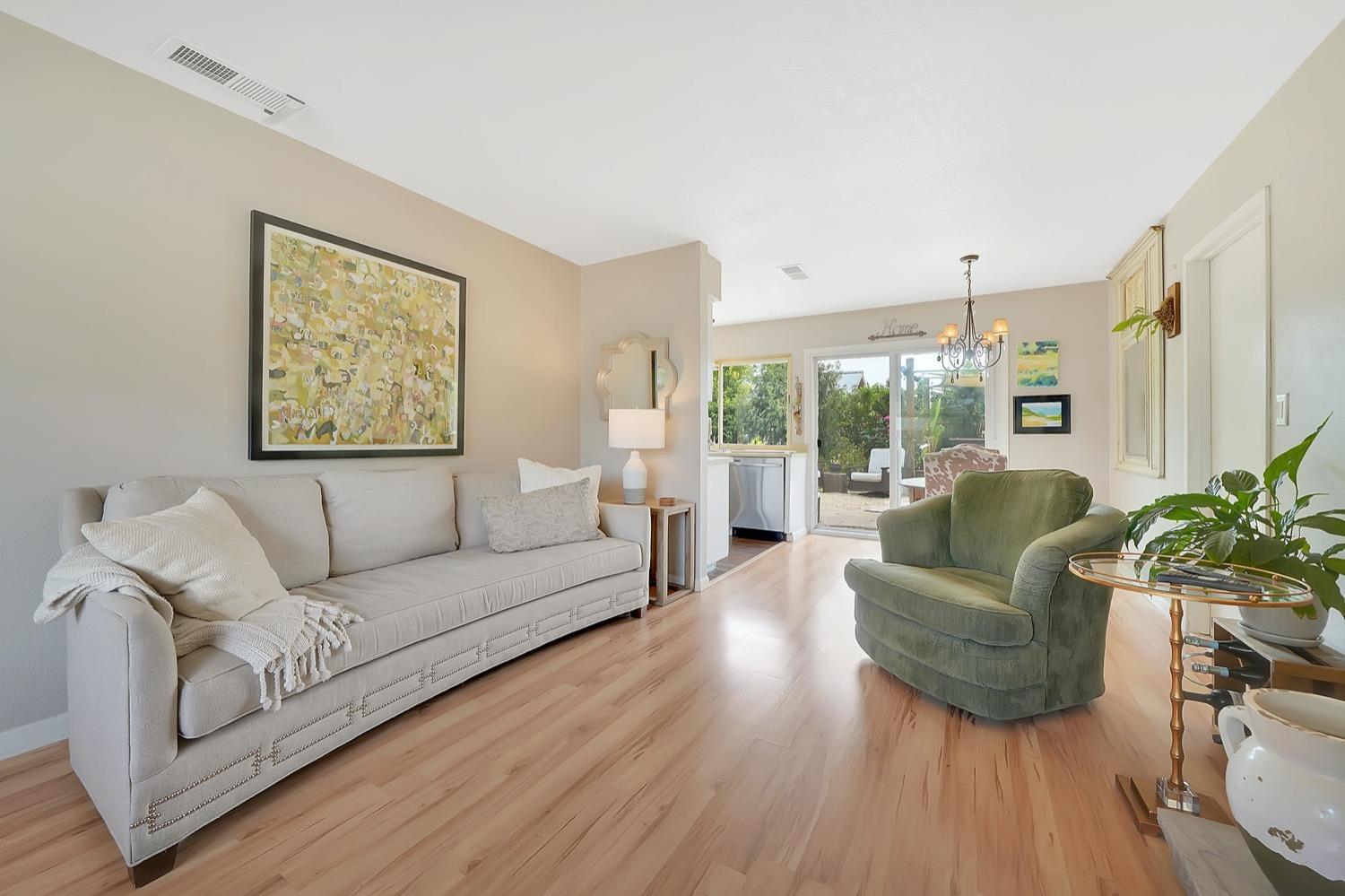 Detail Gallery Image 6 of 63 For 8912 Ramstad Ave, Fair Oaks,  CA 95628 - 3 Beds | 1 Baths
