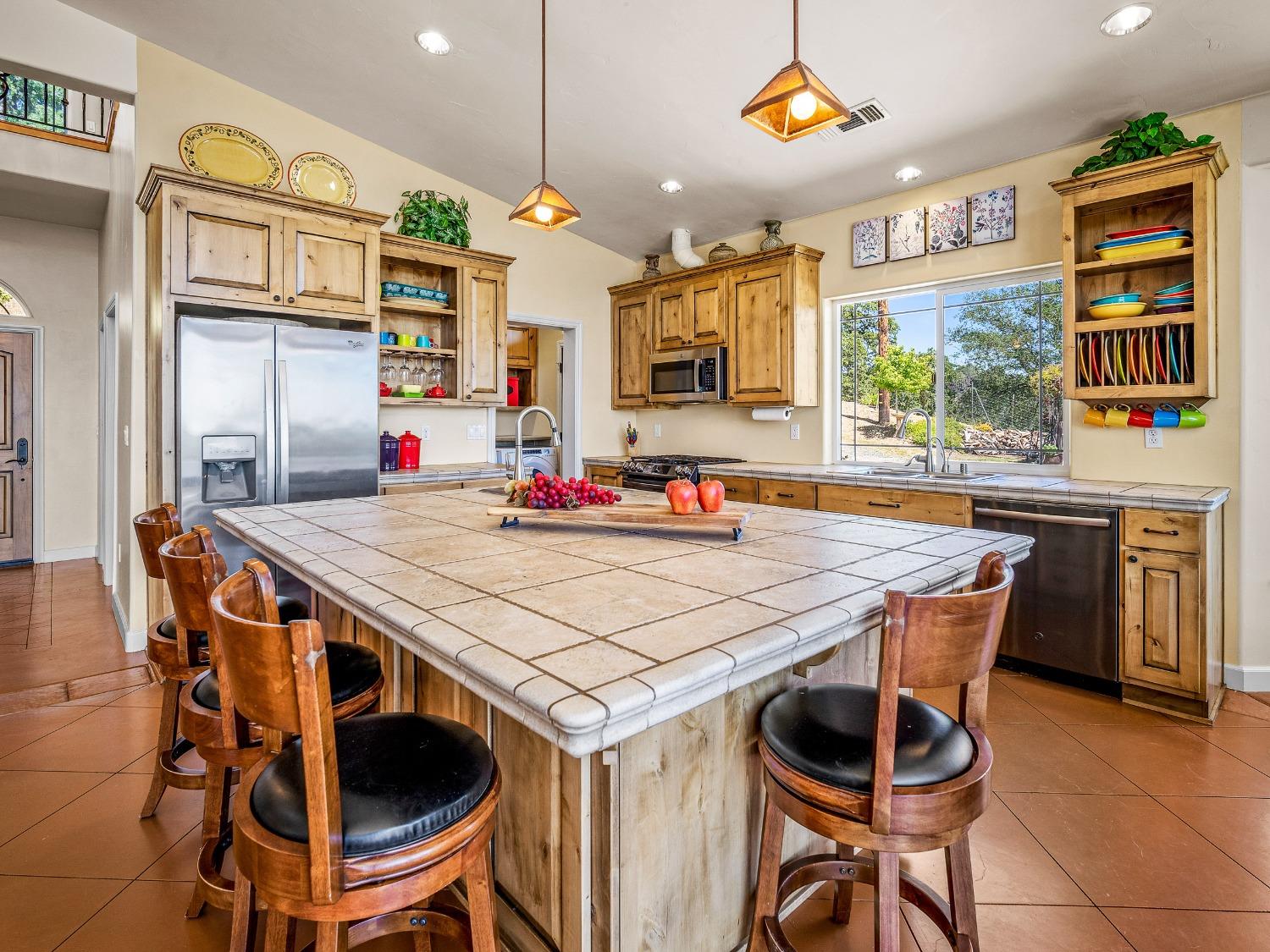 Detail Gallery Image 9 of 40 For 6801 Sagittarius Rd, Placerville,  CA 95667 - 3 Beds | 2/1 Baths