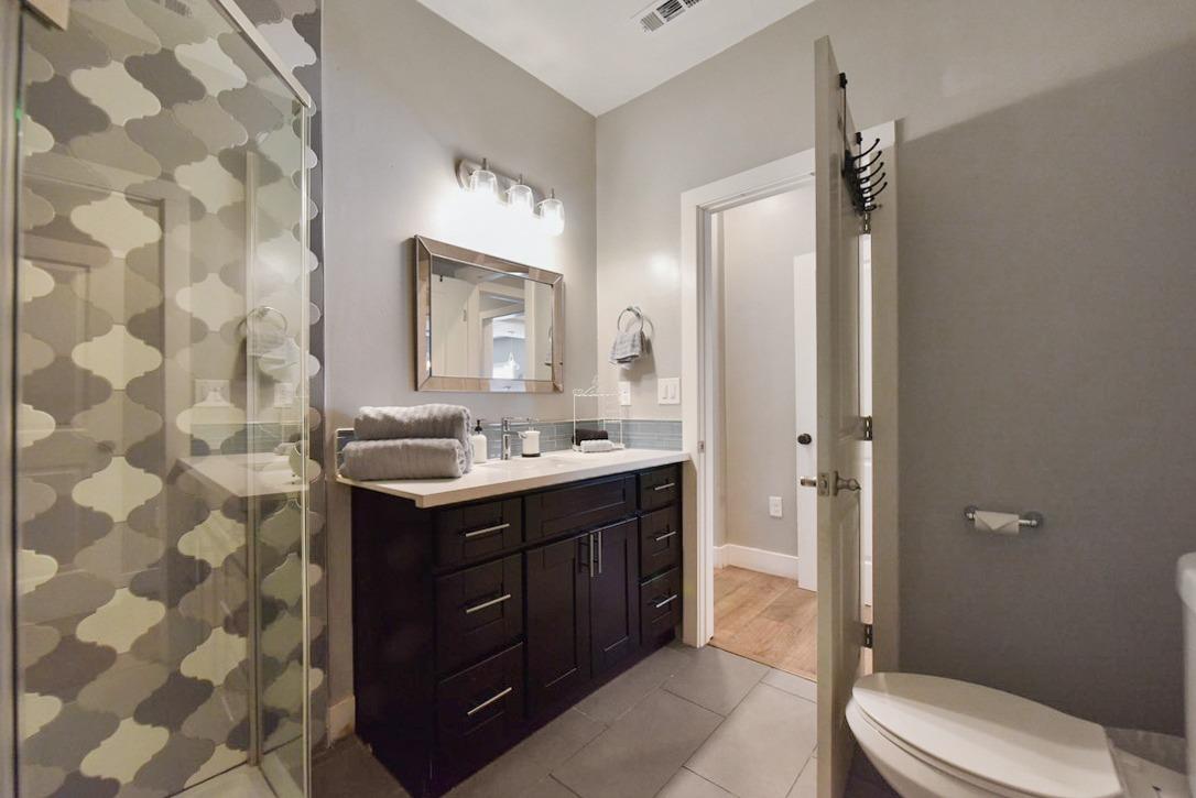 Detail Gallery Image 34 of 48 For 4322 4th Ave, Sacramento,  CA 95817 - 4 Beds | 3/1 Baths
