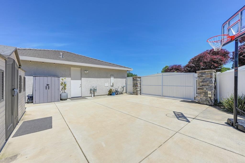 Detail Gallery Image 43 of 63 For 7527 Country Oaks Ln, Orangevale,  CA 95662 - 5 Beds | 4/1 Baths