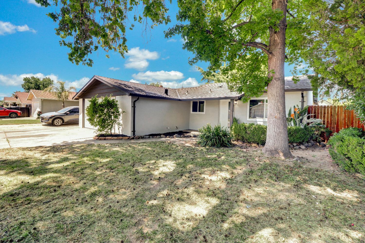 Detail Gallery Image 3 of 37 For 6004 Westbrook Dr, Citrus Heights,  CA 95621 - 3 Beds | 2 Baths